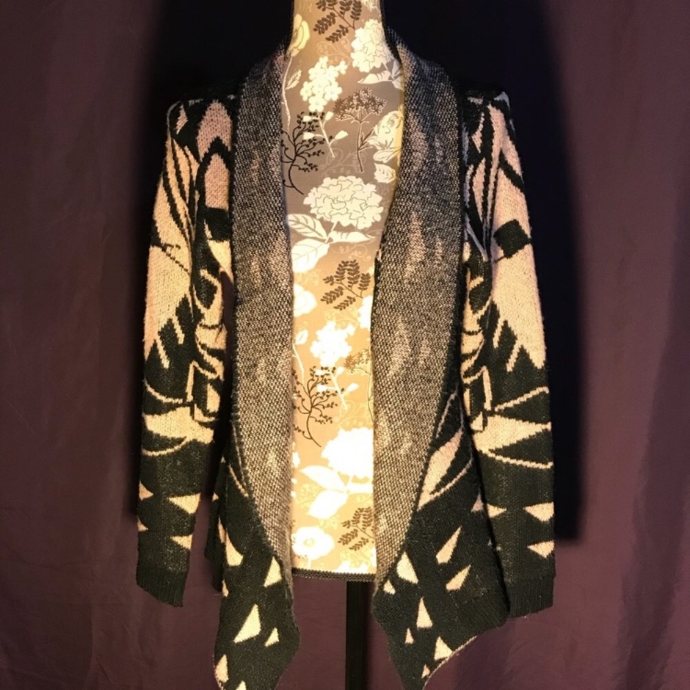 Soft tribal print cardigan